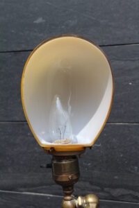 ancienne lampe de bureau de travail